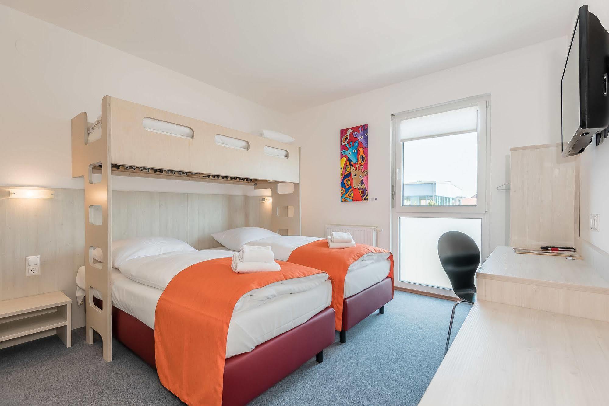 Fairsleep Motel Einstein Ердинг Екстериор снимка
