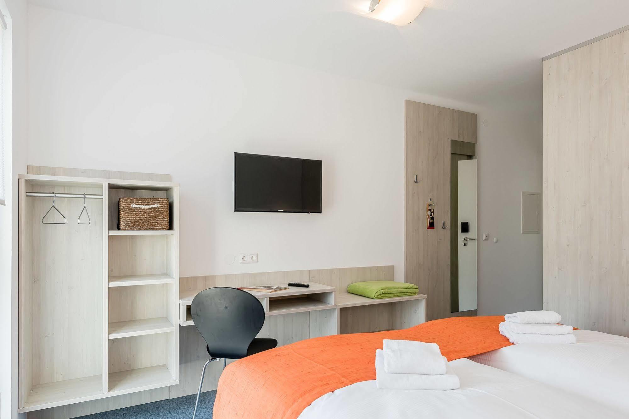 Fairsleep Motel Einstein Ердинг Екстериор снимка