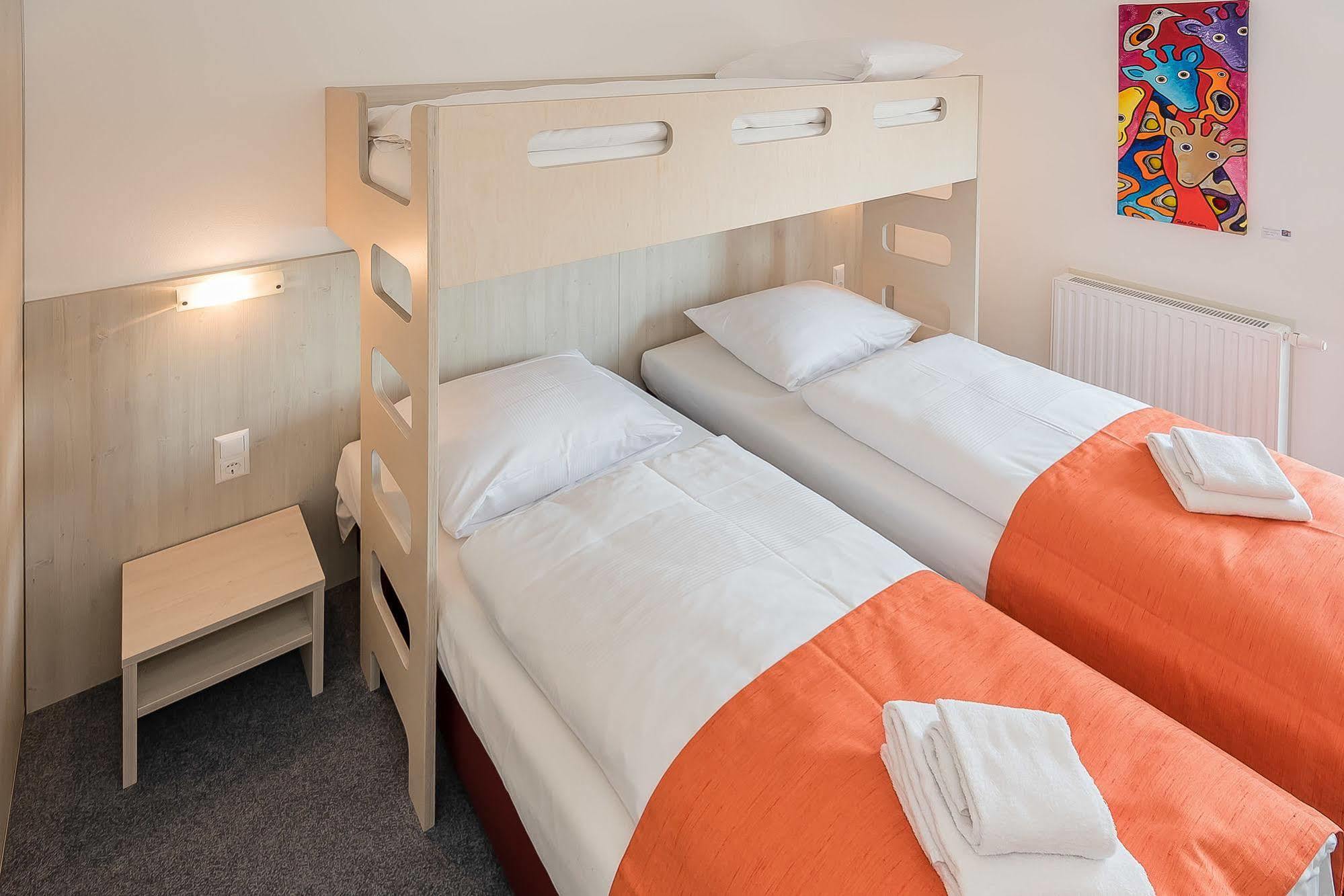 Fairsleep Motel Einstein Ердинг Екстериор снимка